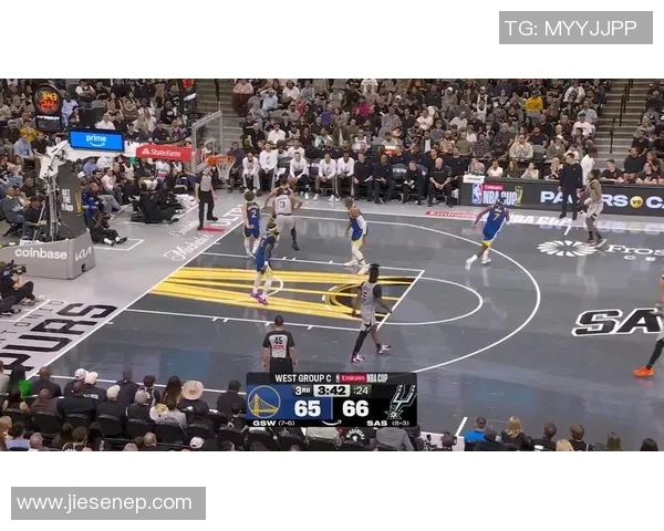 足球巨星齐聚NBA全明星赛场的精彩瞬间与跨界友谊