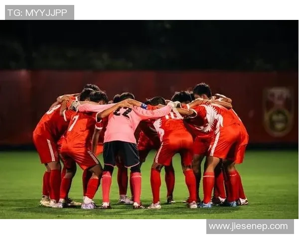 足球明星与粉丝之间的争吵揭示了偶像崇拜的真实面貌与复杂关系