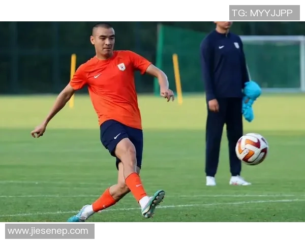 足球明星刘彬彬的个人简介与精彩瞬间图片分享